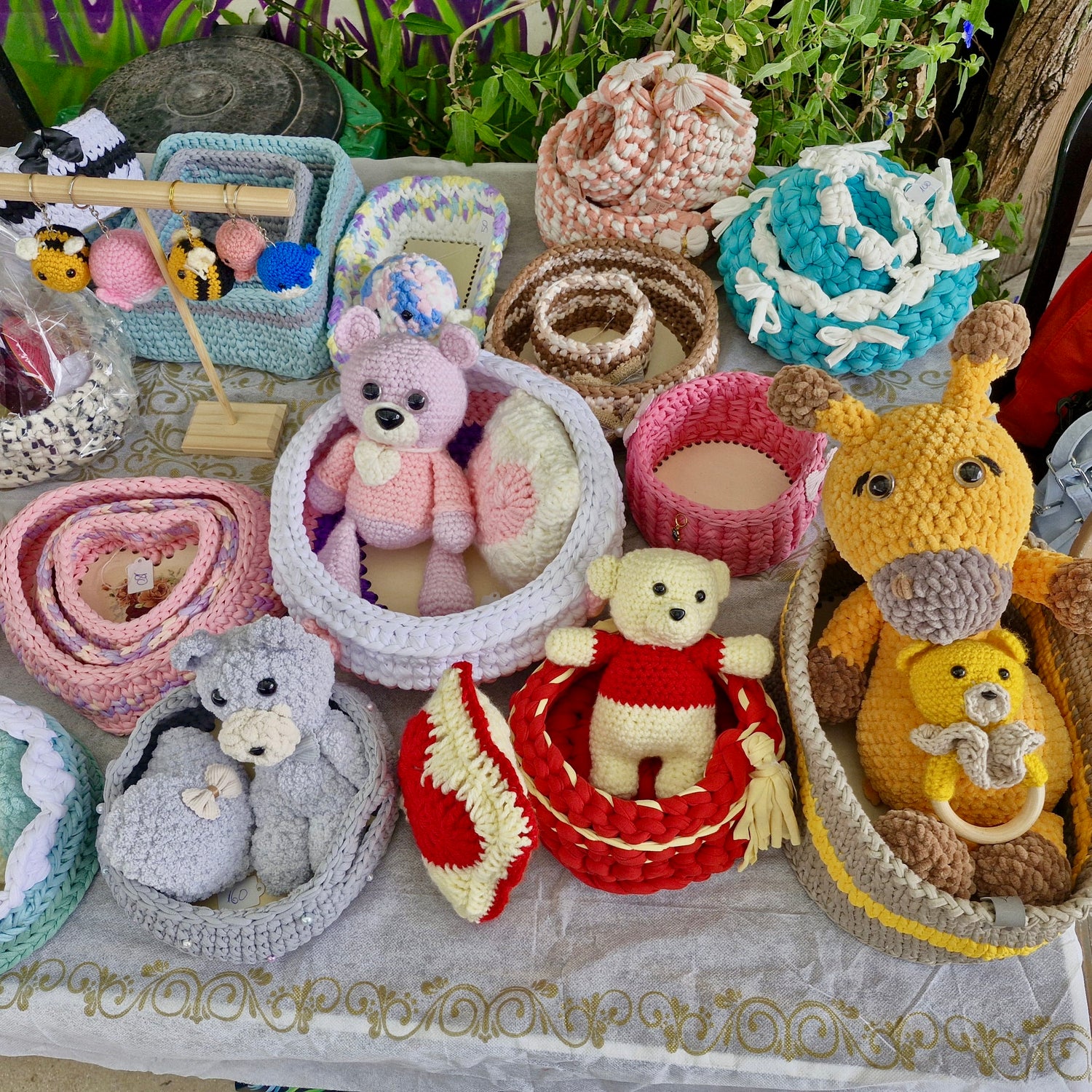 סלסלות סרוגות ומארזי לידה