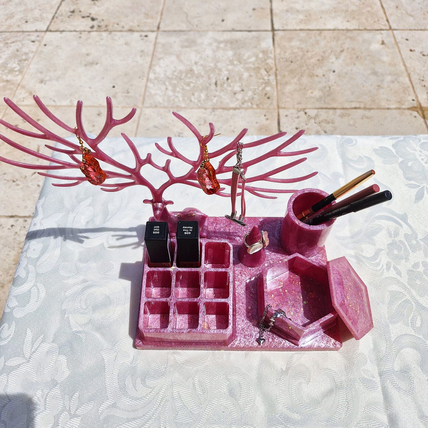 ארגונית איפור ותכשיטים