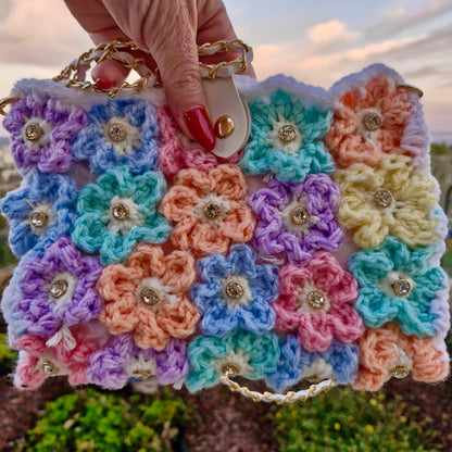 תיק אביבי מנצנץ