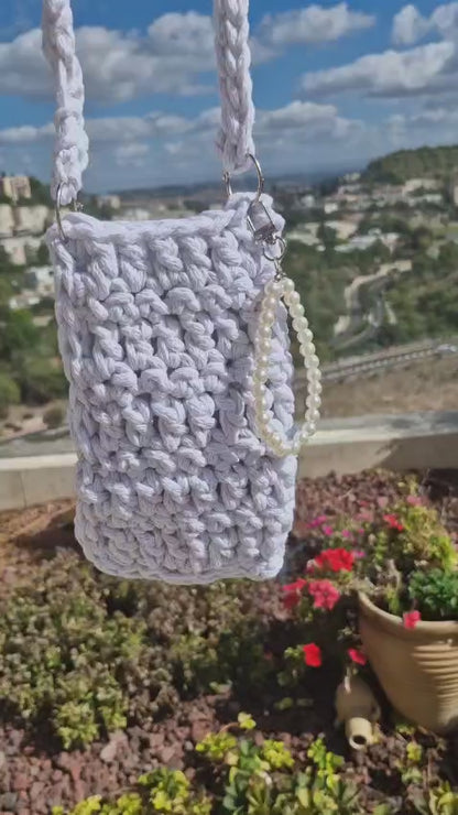 נרתיק בעיטור פנינים