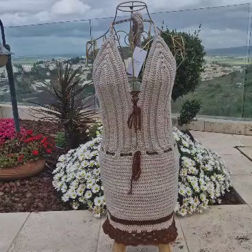 שמלת קרושה בעבודת יד